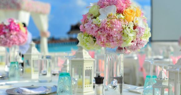 Dining Set - Flowers in Glass Vase